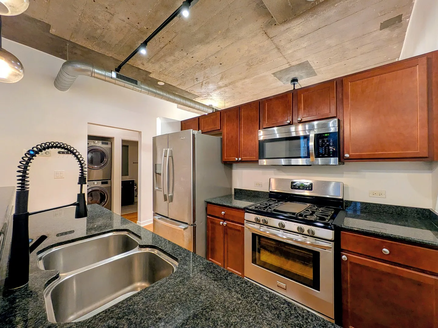 1 bed, $2,500 — Photo 3