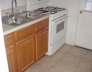 3rd image of 424 Woodview Ave