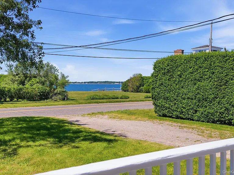 59 Peconic Ave — Photo 3