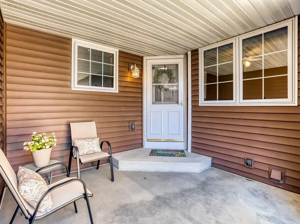 6236 Creekview Ln N, Brooklyn Park, MN 55443