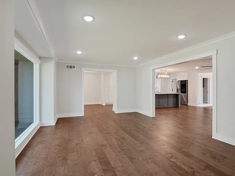 519 Thorn Ridge Cv — Photo 17
