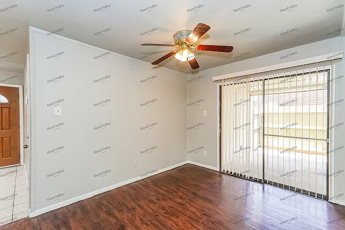 7604 Woodfield Rd — Photo 5