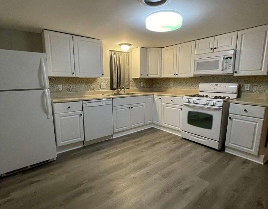 1st image of 288 Dearborn St APT 4