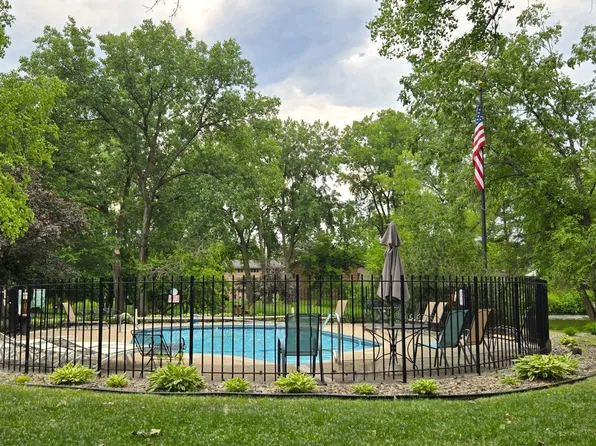 20 Windsor Ln APT 209A, New Brighton, MN 55112