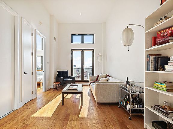 3rd image of 282A Nassau Ave Unit Penthouse