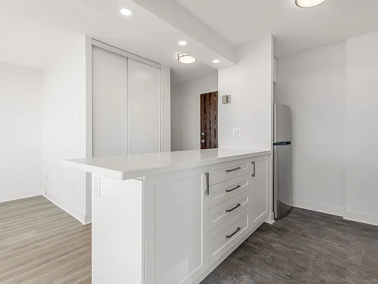 1201 Walden Cir — Photo 31