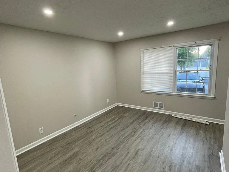 1717 River St NE #B — Photo 7