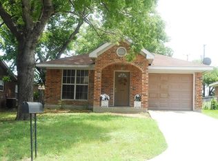 8205 Downe Dr, White Settlement, TX 76108