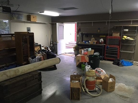 4th image of 1306 SE Larch Ave