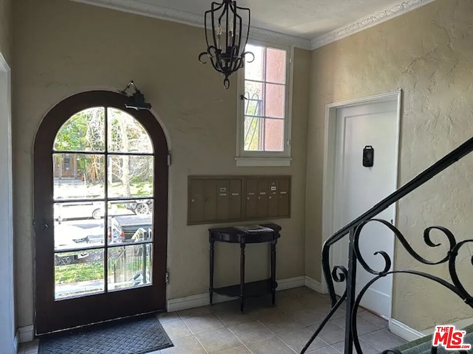 1 bed, 1.0 bath, 850 sqft, $2,250 — Photo 3