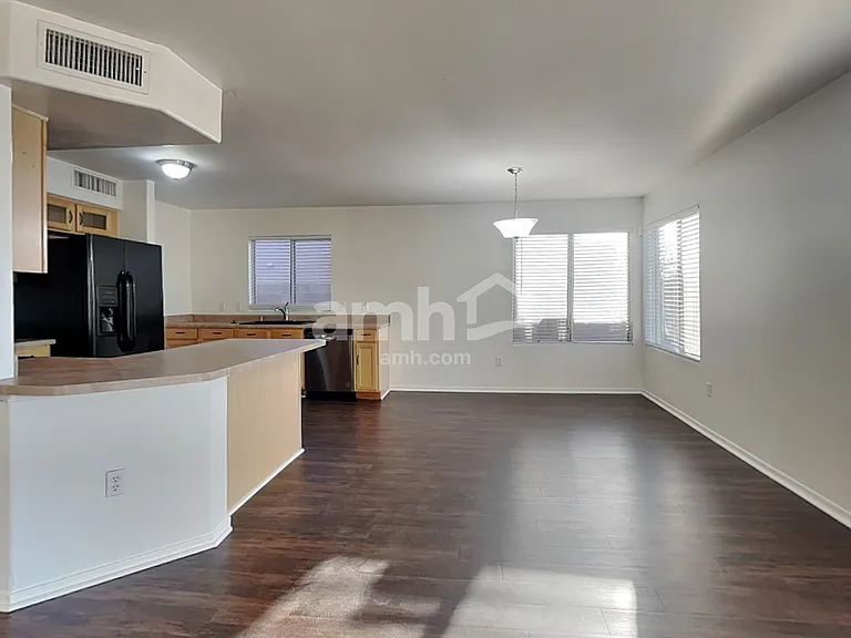 10508 E Olla Ave — Photo 4