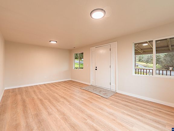 5th image of 225 21st Ave