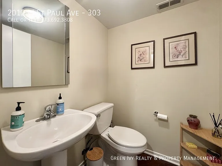 2012 W Saint Paul Ave #303 — Photo 10
