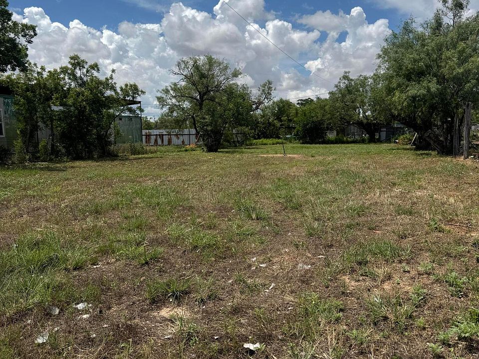 2nd image of 703 N 15th Street