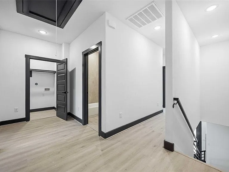 4630 Edfield St #B — Photo 11