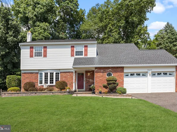 21 Penn Cir, Holland, PA 18966