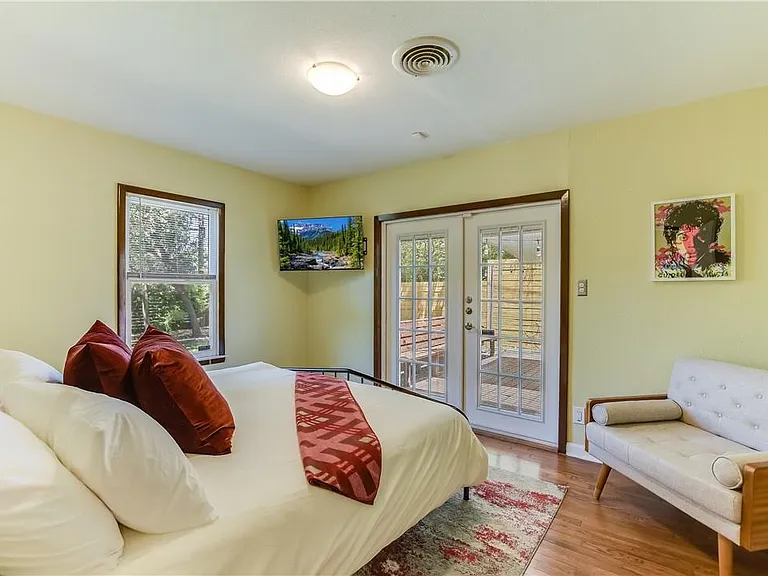208 Braeswood Rd — Photo 16