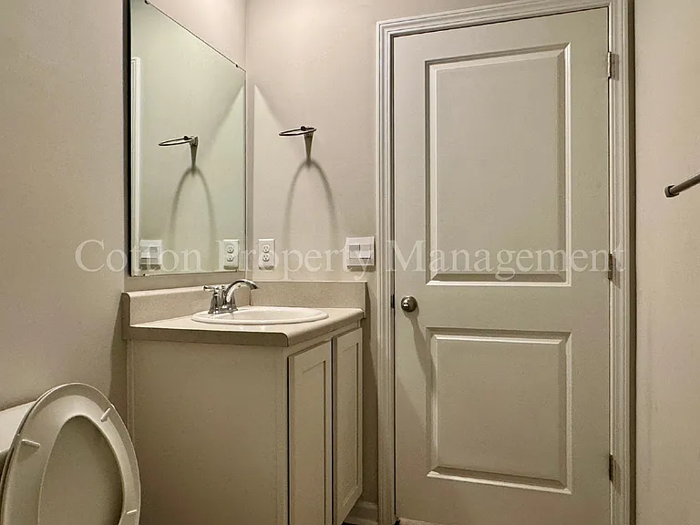 1114 Forest Glen Dr NE — Photo 14