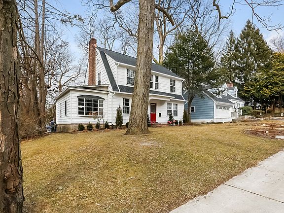 2nd image of 19 Harwood Ave