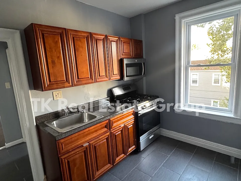 141 Duncan Ave #14