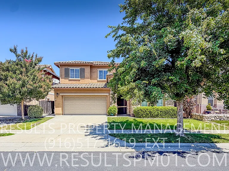 2425 Foxcroft Cir — Photo 2