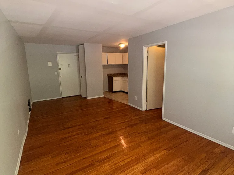 70 E Park St — Photo 1