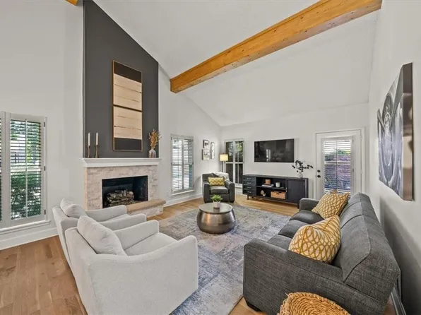 6247 Rosewood St, Mission, KS 66205