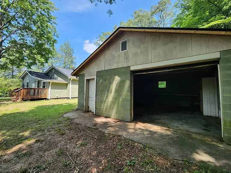 112 Jackson Ave — Photo 4