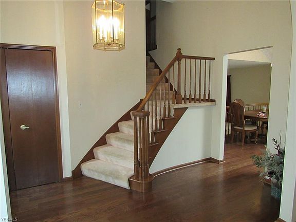 3rd image of 26929 Heatherwood Cir