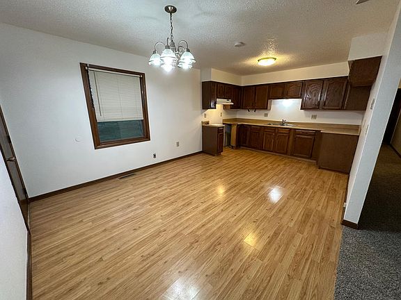 4th image of 238 Walnut Dr