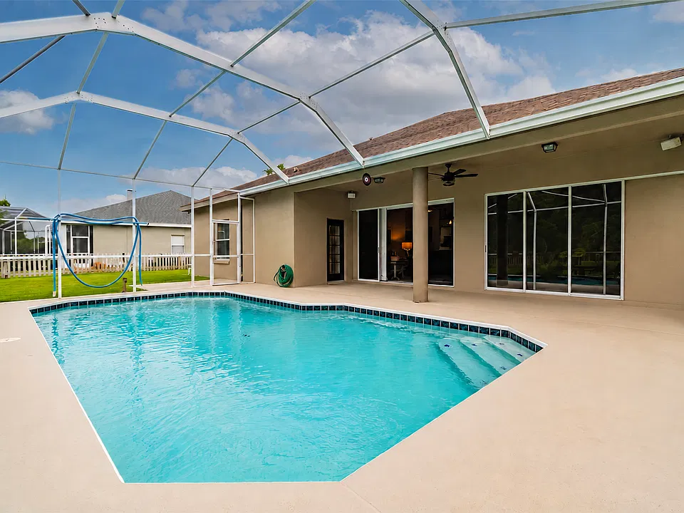 1339 Deerbourne Dr