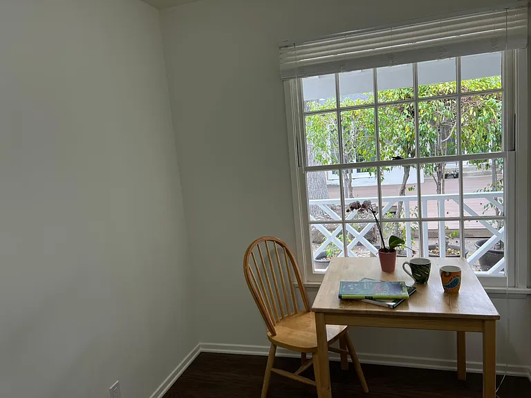 Second bedroom/office, beautiful windows