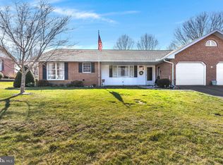 11932 N Woodlea Dr, Waynesboro, PA 17268