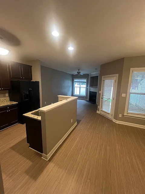2 bed, 2.5 bath, 1594 sqft, $1,750 — Photo 2