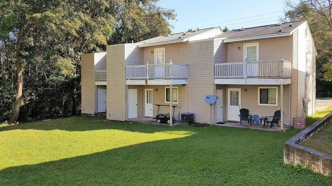 2 bed, 1000 sqft, $1,300 — Photo 3
