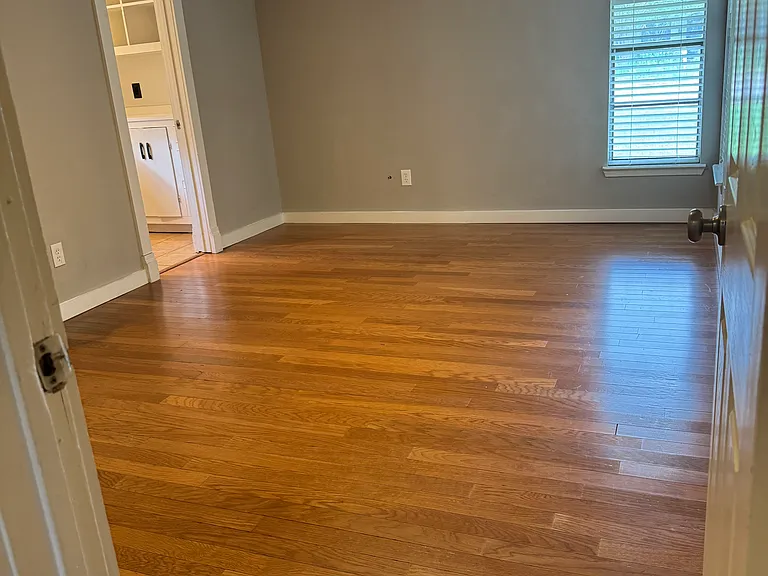 5201 Suburban Dr — Photo 6