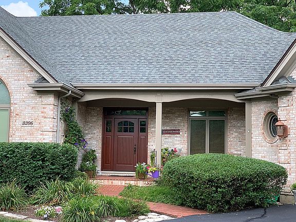 3rd image of 3206 Greenwood Ln