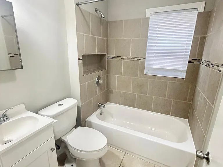 37 Pond St #1 — Photo 2