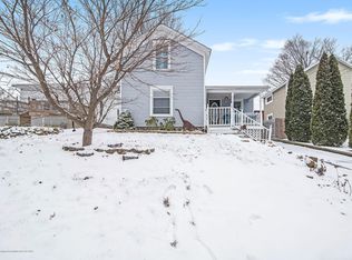 205 W River St, Grand Ledge, MI 48837