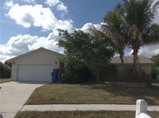152 Martin Cir, Royal Palm Beach, FL 33411