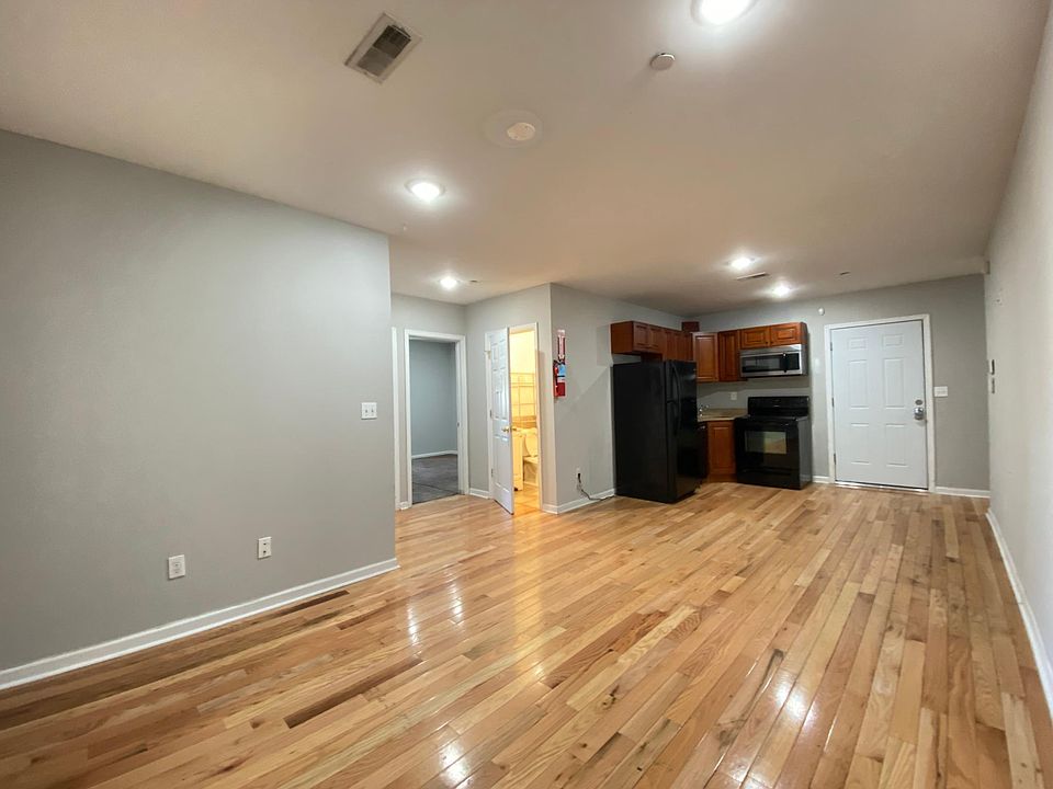 1st image of 1411 N 15th St APT 2C