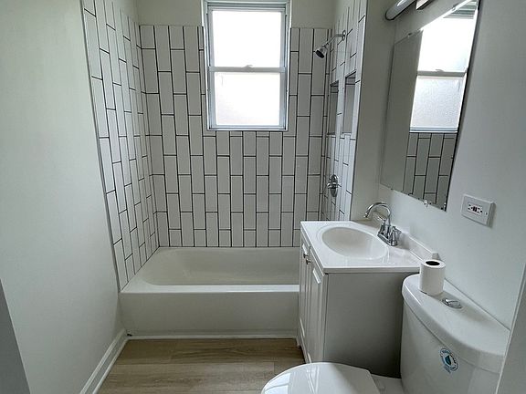 4th image of 1504 W 73rd St