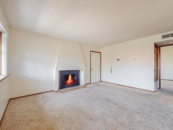 5th image of 5949 McKinney Dr NE