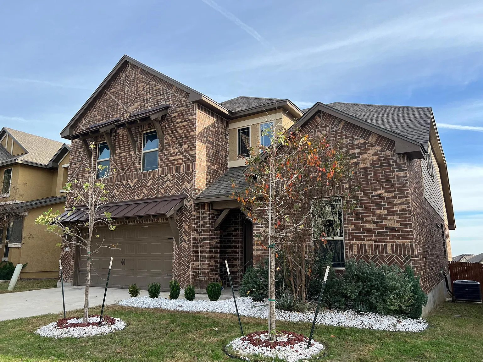 4 bed, 2.5 bath, 2897 sqft, $3,000 — Photo 1