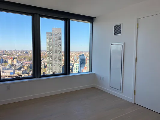 Rented by The Ariel Group Realty Corp | media 18