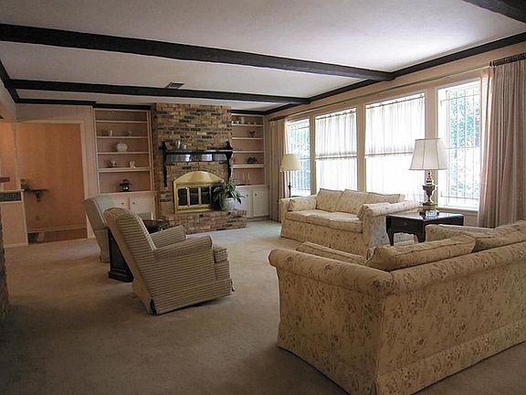 2nd image of 15427 Cypress Gardens Dr