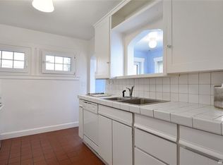 10025 39th Ave SW, Seattle, WA 98146