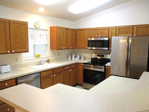 3rd image of 11588 SW 139TH PLACE