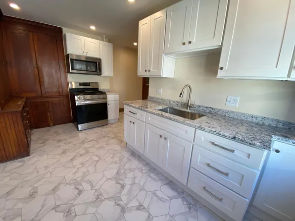 297 Belgrade Ave APT 6, Roslindale, MA 02131