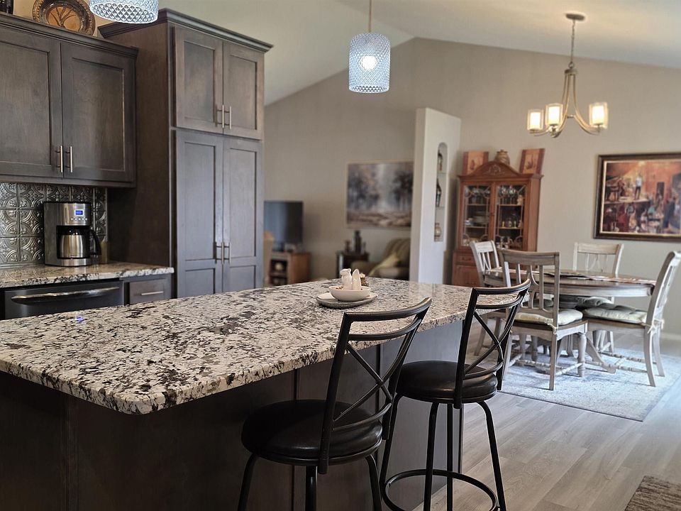 1st image of 805 S Jayme Cir